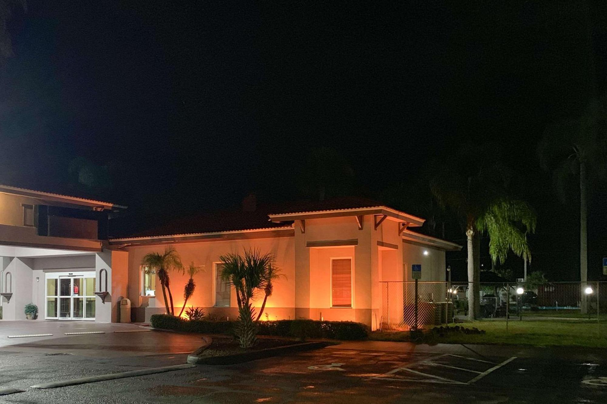 Sun City Center 太阳城中心罗德威旅馆酒店 外观 照片